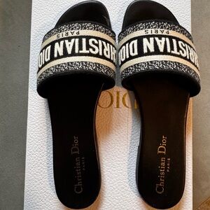 Christian Dior 37.5 black and cream sandal slides